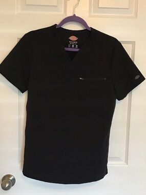 Dickies Black Men’s Short Sleeve V-Neck Scrub Top